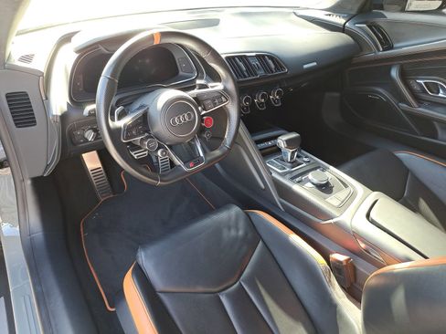 Used 2017 Audi R8 V10 plus w/ Full Leather Package image 5