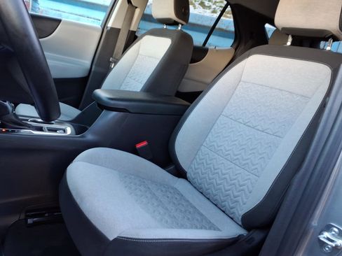 Used 2024 Chevrolet Equinox LT image 11