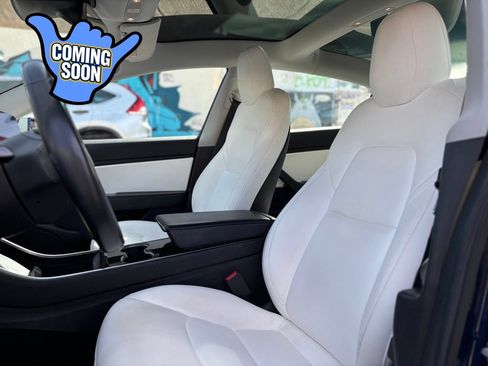 Used 2019 Tesla Model 3 Standard Range RWD image 12
