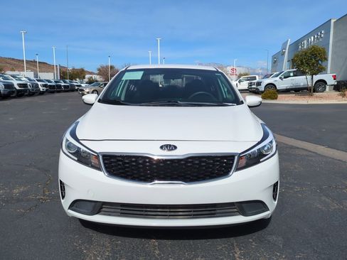 Used 2018 Kia Forte LX image 9