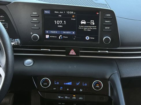 Used 2023 Hyundai Elantra SEL FWD image 16