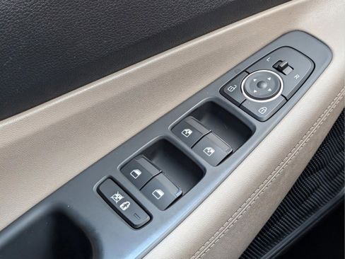 Used 2019 Hyundai Santa Fe SEL image 23