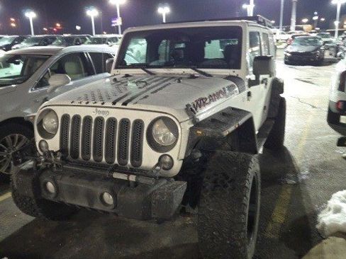 Used 2014 Jeep Wrangler Unlimited Sahara image 2