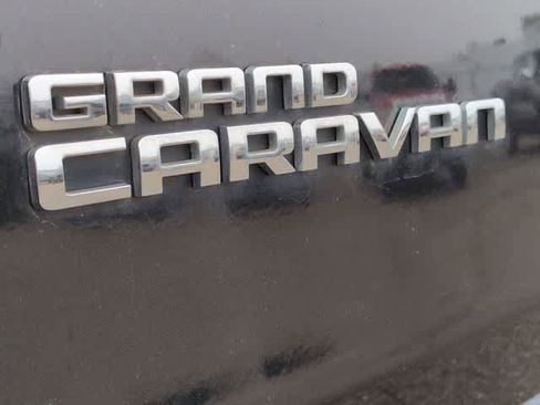 Used 2014 Dodge Grand Caravan SXT FWD image 13