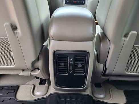 Used 2012 Jeep Grand Cherokee Laredo AWD/4WD image 22