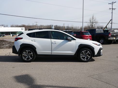 Used 2024 Subaru Crosstrek 2.0i Premium image 8