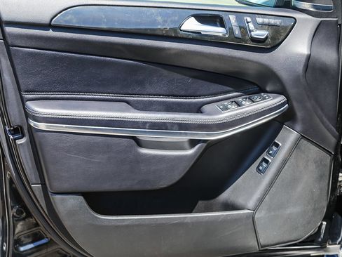 Used 2018 Mercedes-Benz GLS 550 4MATIC image 19