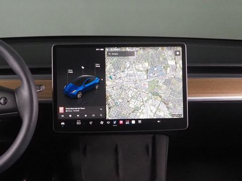 Used 2023 Tesla Model Y Long Range AWD/4WD image 24