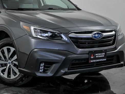 Used 2020 Subaru Outback Premium AWD/4WD image 2