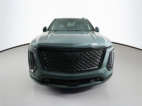 Used 2025 Cadillac Escalade Luxury image 6