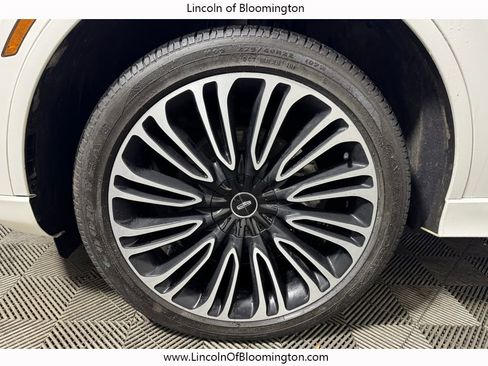 Certified 2023 Lincoln Aviator Black Label w/ Dynamic Handling Package AWD/4WD image 14