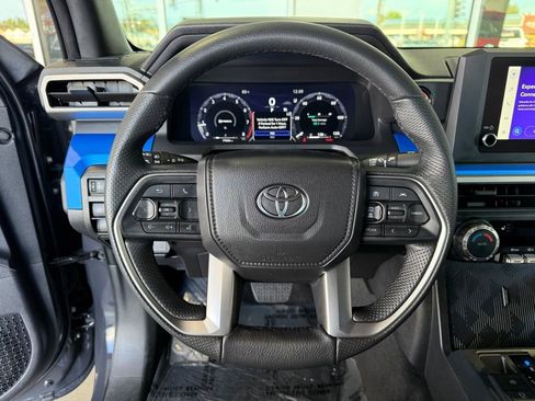 Certified 2025 Toyota Tacoma TRD Off-Road image 20