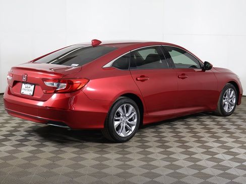 Used 2018 Honda Accord LX image 7