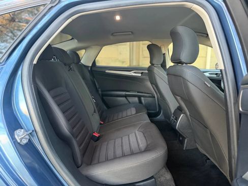 Used 2018 Ford Fusion SE w/ Fusion SE Technology Package FWD image 23