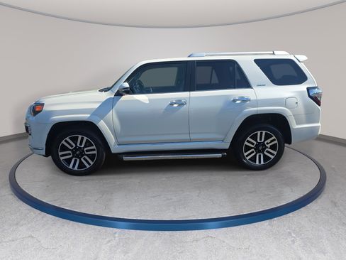 Used 2022 Toyota 4Runner Limited AWD/4WD image 8