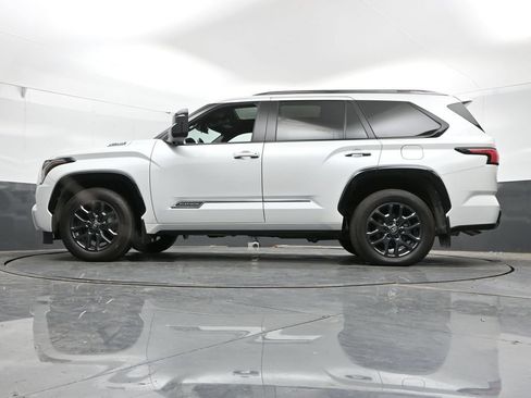 Used 2025 Toyota Sequoia Platinum AWD/4WD image 46