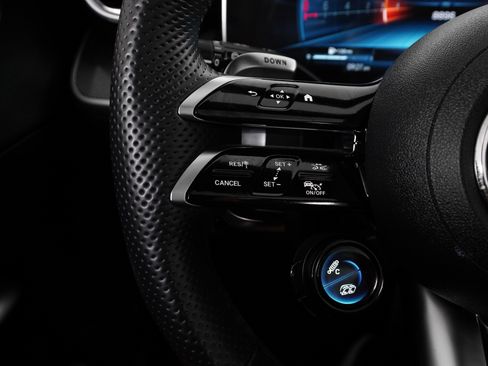 Used 2024 Mercedes-Benz GLC 43 AMG 4MATIC image 21