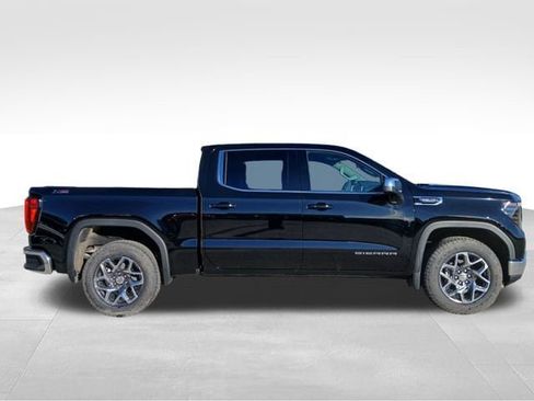 New 2026 GMC Sierra 1500 SLE image 6