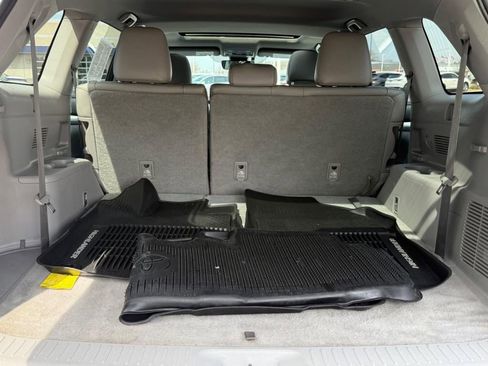 Used 2018 Toyota Highlander XLE image 5