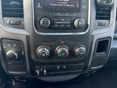 Used 2015 RAM 1500 Express image 17