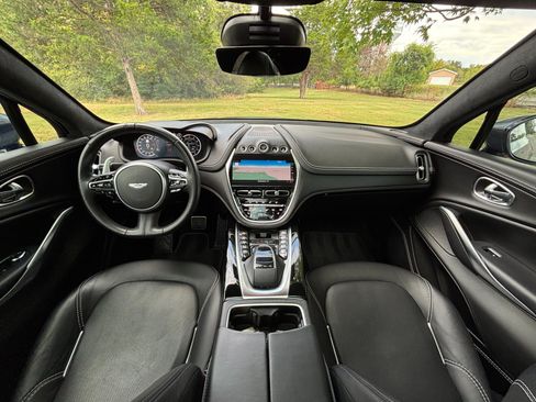 Used 2021 Aston Martin DBX AWD/4WD image 35
