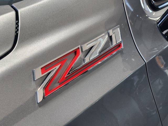Used 2024 Chevrolet Suburban Z71 w/ Luxury Package AWD/4WD image 9