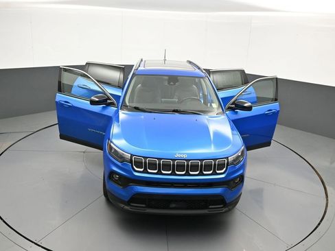 Used 2022 Jeep Compass Latitude w/ Sun and Sound Group AWD/4WD image 45