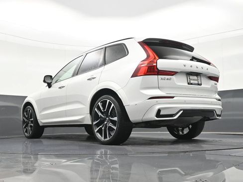 Used 2024 Volvo XC60 B5 Ultimate AWD/4WD image 25