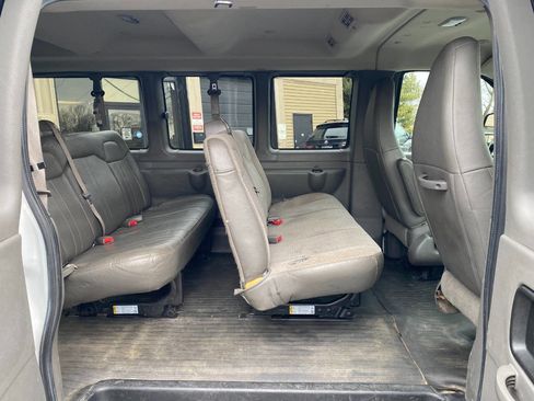Used 2018 Chevrolet Express 3500 LS image 20
