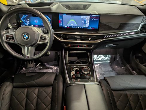 Used 2024 BMW X5 M60i w/ Climate Comfort Package image 7