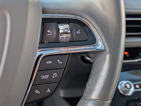 Used 2022 Lincoln Nautilus Reserve image 25