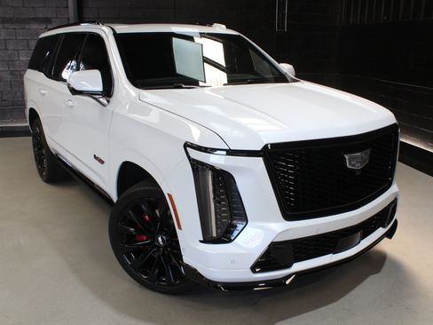 Used 2026 Cadillac Escalade V AWD/4WD image 9