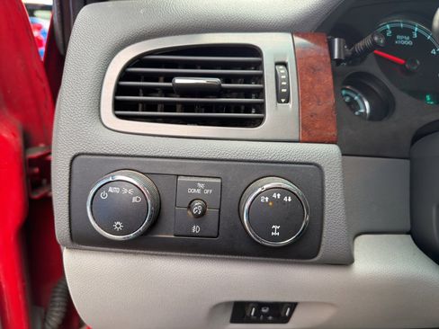 Used 2012 Chevrolet Silverado 2500 LTZ image 27