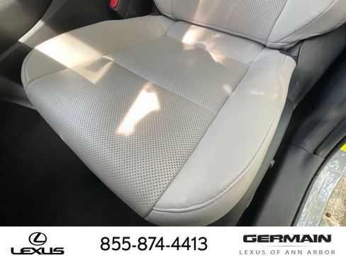 Used 2019 Lexus UX 250h w/ Premium Package AWD/4WD image 22