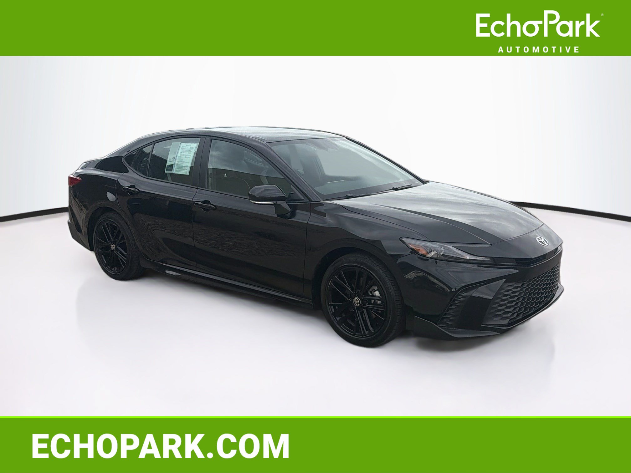 Used 2026 Toyota Camry SE FWD image 1