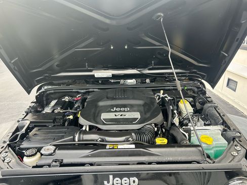 Used 2015 Jeep Wrangler Unlimited Sport w/ Quick Order Package 24S image 31