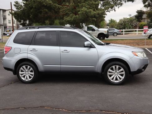 Used 2012 Subaru Forester 2.5X Premium w/ All-Weather Pkg AWD/4WD image 3