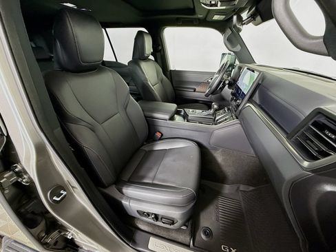 Used 2024 Lexus GX 550 AWD/4WD image 30