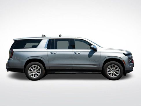 New 2025 Chevrolet Suburban Premier AWD/4WD image 5