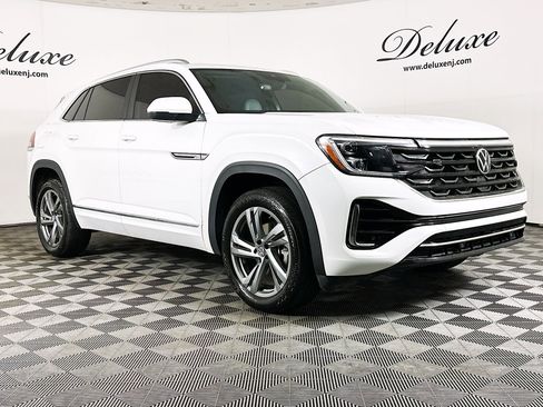 Used 2024 Volkswagen Atlas Cross Sport SEL R-Line image 1