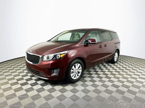 Used 2016 Kia Sedona LX w/ Option Group 020 FWD image 5