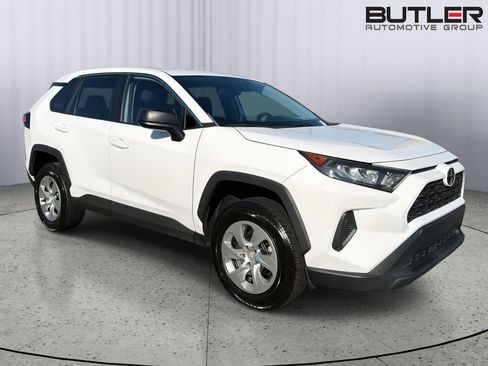 Used 2022 Toyota RAV4 LE FWD image 7
