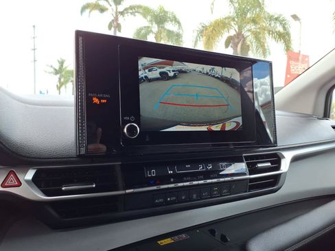 Certified 2025 Toyota Sienna LE FWD image 13