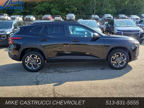 Used 2024 Chevrolet Trax LT FWD image 6