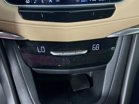 Used 2020 Cadillac XT5 Premium Luxury w/ Platinum Package AWD/4WD image 16