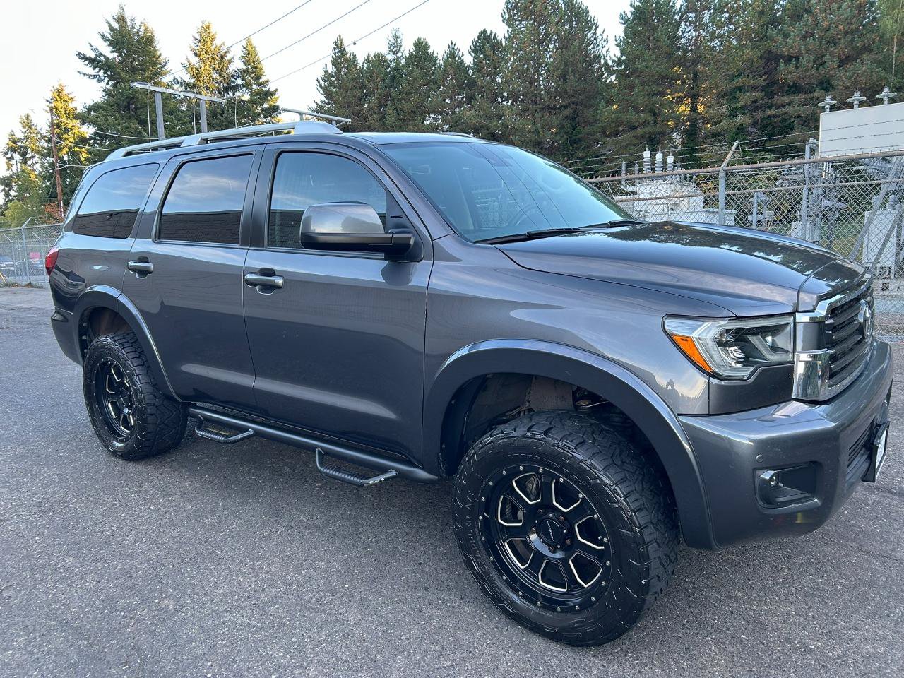 Used 2018 Toyota Sequoia SR5 w/ Premium Package AWD/4WD image 3