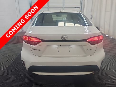 Used 2022 Toyota Corolla XLE FWD image 4