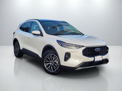 New 2025 Ford Escape SE w/ PHEV Premium Package