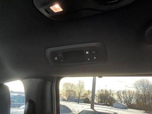 New 2026 Chrysler Pacifica Select FWD image 32