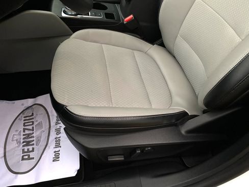 Used 2025 Ford Escape SE FWD image 11